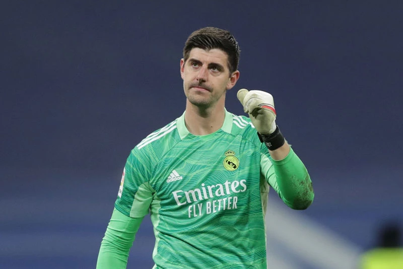 Thủ môn: Thibaut Courtois (Real Madrid, định giá chuyển nhượng: 65 triệu euro).