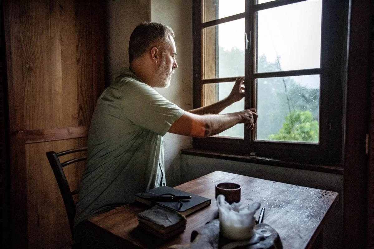 Đóng cửa sổ: Những đêm nóng bức dễ khiến bạn muốn mở cửa sổ để phòng ngủ thông thoáng, nhưng việc này cũng có thể tạo điều kiện để muỗi từ bên ngoài “đột nhập” vào nhà bạn.