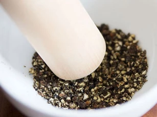Trong gian bếp mỗi nhà luôn có nguy cơ "tiềm ẩn" 1 thứ gây tiêu chảy và ngộ độc, muốn tránh thì nên làm việc này để kiểm tra ngay