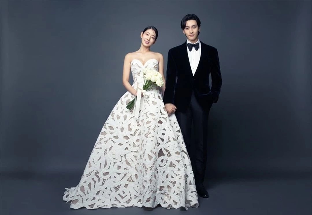 HOT: Công bố ảnh cưới của Park Shin Hye và chồng kém tuổi trước giờ G, cô dâu bầu bí diện váy cưới đẹp quá trời ơi! - Ảnh 3.