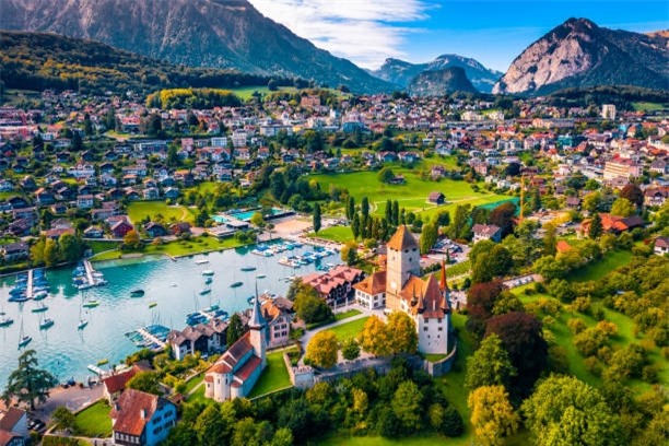 Lạc vào miền cổ tích với 6 ngôi làng đẹp nhất Thụy Sĩ