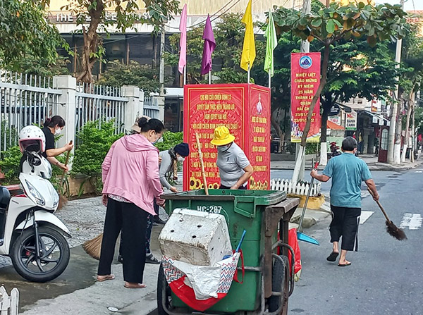 Đà Nẵng: Cơ quan, đơn vị tổng dọn vệ sinh giúp công nhân môi trường được nghỉ Tết sớm