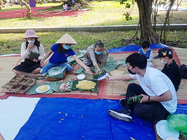 Học gói bánh chhuwng, bánh tét