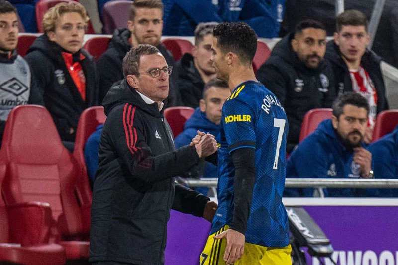 HLV Rangnick và Ronaldo.