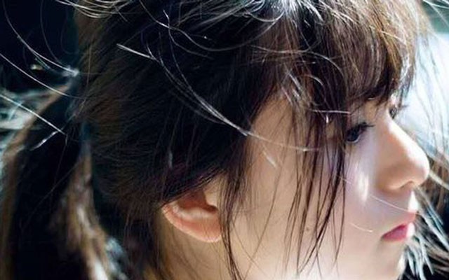 Vừa khen em dâu sung sướng, em ấy liền bật khóc nói một câu khiến gia đình chồng dậy sóng