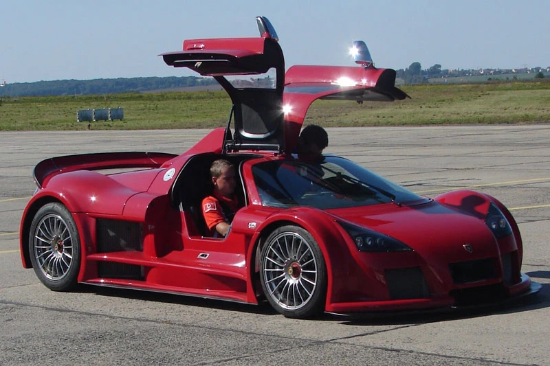 9. Gumpert Apollo.