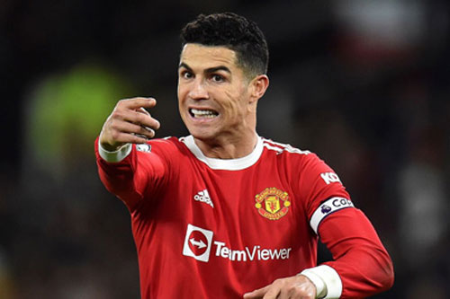 Ronaldo không hài lòng với 1 đồng đội và nổi điên với 1 người khác