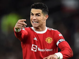 Ronaldo không hài lòng với 1 đồng đội và nổi điên với 1 người khác