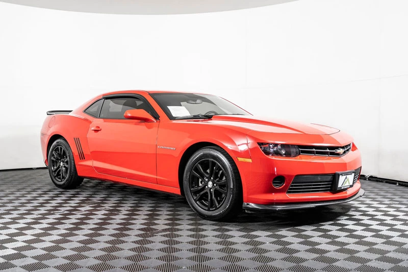 6. Chevrolet Camaro LS 2015.