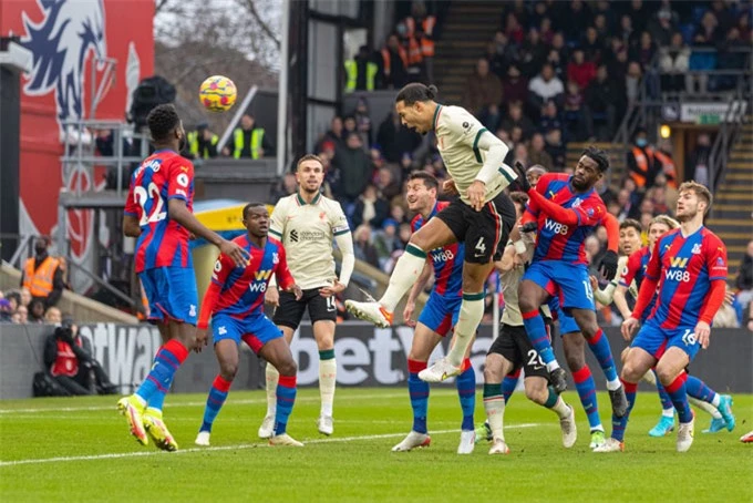 Van Dijk mở tỷ số trận Palace vs Liverpool ngay phút thứ 8