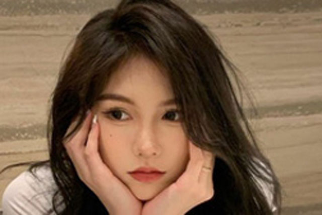 Vô tình kiểm tra camera, nhìn thấy số tiền chồng tôi dấm dúi cho mẹ chồng mà choáng váng đầu óc, quỵ ngã tại chỗ