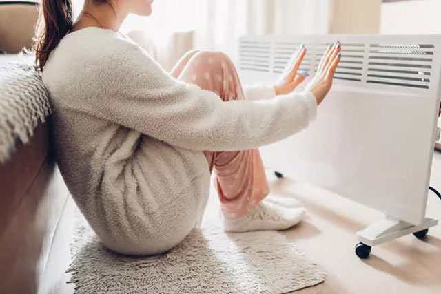 Tay thường xuyên cảm thấy lạnh có thể là dấu hiệu cảnh báo 5 vấn đề sức khỏe, trong đó có cả bệnh tiểu đường