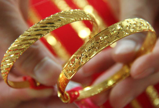 Cận Tết, giá vàng tăng "điên cuồng"