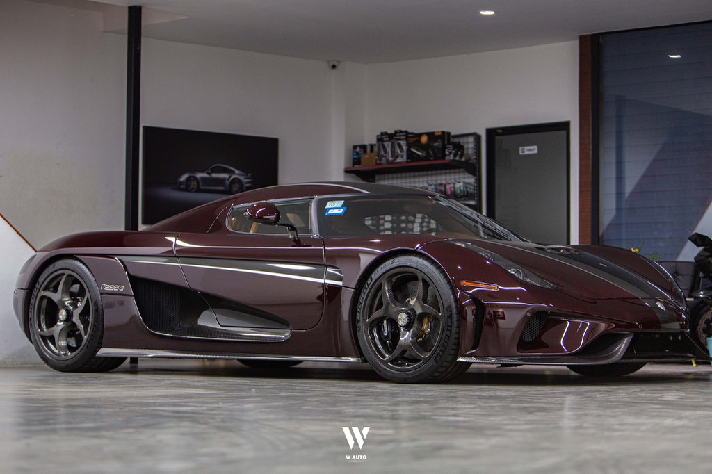 Siêu xe Koenigsegg Regera được đưa về Việt Nam