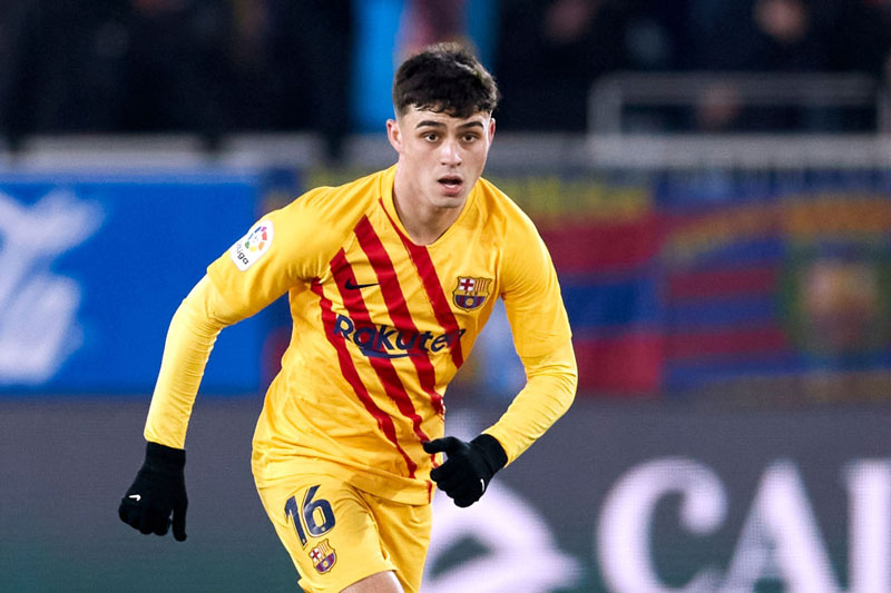 Tiền vệ trung tâm: Pedri (Barcelona, tuổi: 19, định giá chuyển nhượng: 80 triệu euro).