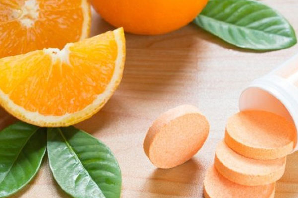 Bổ sung vitamin C đúng cách trong mùa dịch