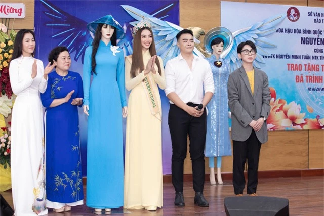 Thùy Tiên tặng trang phục dự thi Miss Grand International cho bảo tàng - Ảnh 3.