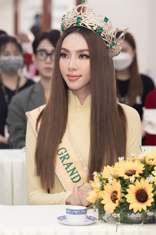 Thùy Tiên tặng trang phục dự thi Miss Grand International cho bảo tàng - Ảnh 4.
