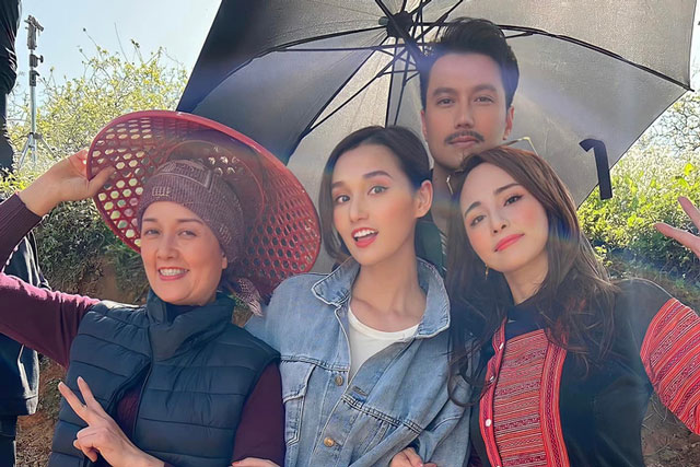 Quỳnh Nga khoe ảnh đẹp ở đúng nơi Việt Anh cầu hôn "vợ", fan còn phát hiện điểm tương đồng với Hương vị tình thân, Hướng dương ngược nắng