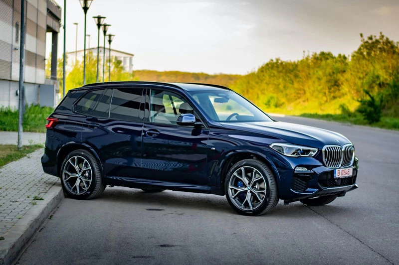 1. BMW X5 45e.