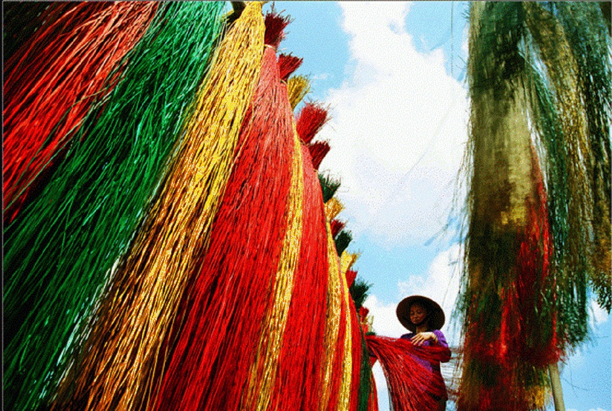 Khám phá làng dệt chiếu đầy màu sắc hơn trăm tuổi ở Phú Yên - Ảnh 4