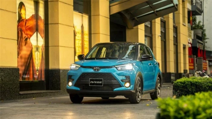 kia sonet tiếp tục bán chạy hơn toyota raize