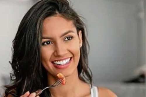 Cách ăn uống kiểm soát lượng đường trong máu và làm chậm quá trình lão hóa