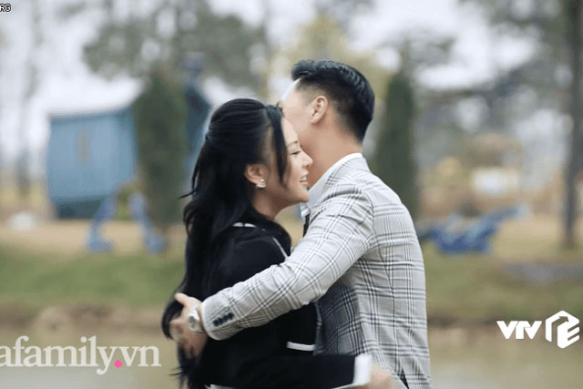 Phương Oanh - Mạnh Trường ôm nhau, viết tiếp hậu truyện Hương vị tình thân khiến fan phấn khích