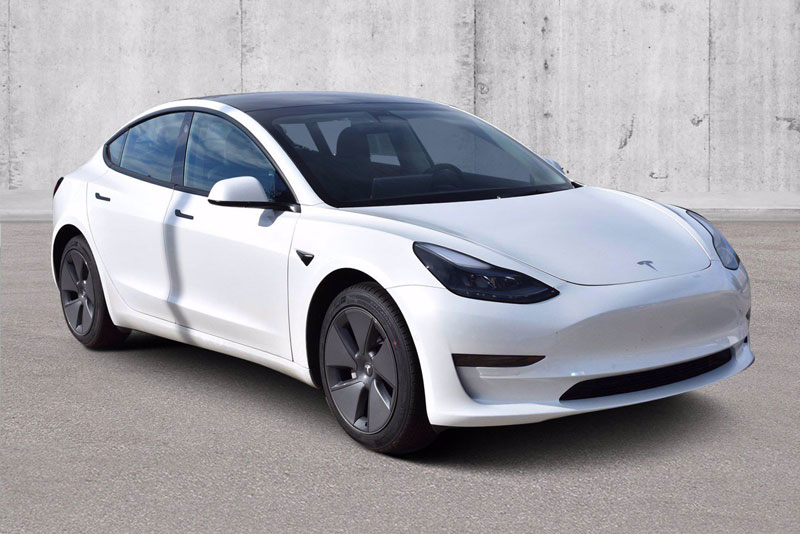 Sedan cỡ nhỏ: Tesla Model 3 (công suất tối đa: 470 mã lực).