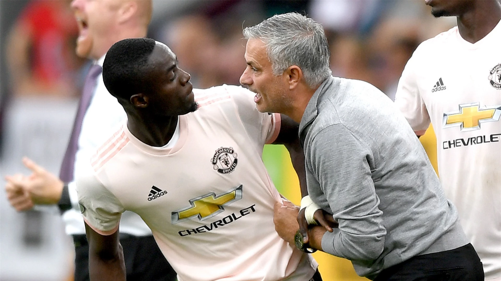 Roma của HLV Mourinho đang tích cực lôi kéo Bailly