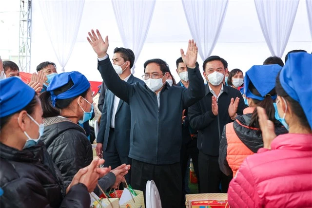 Thủ tướng Phạm Minh Chính: Tổ chức Tết vui tươi, an toàn, lành mạnh, tiết kiệm và tình nghĩa cho nhân dân - Ảnh 10.