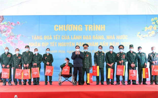 Thủ tướng Phạm Minh Chính: Tổ chức Tết vui tươi, an toàn, lành mạnh, tiết kiệm và tình nghĩa cho nhân dân - Ảnh 6.