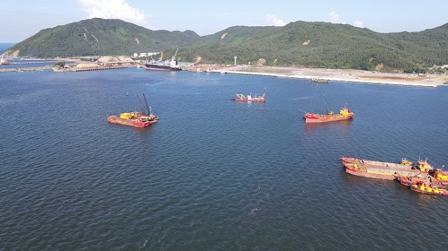 Vũng Áng - mùa xuân vẫy gọi