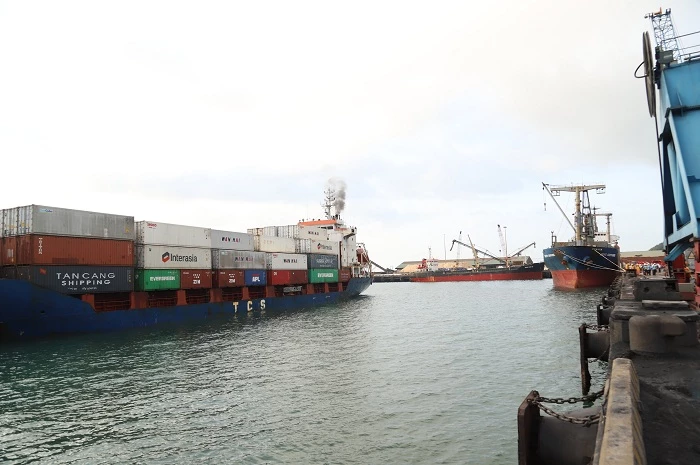Tàu container của Tổng Công ty Tân Cảng Sài Gòn cập cảng Vũng Áng định kỳ 4 chuyến/tháng