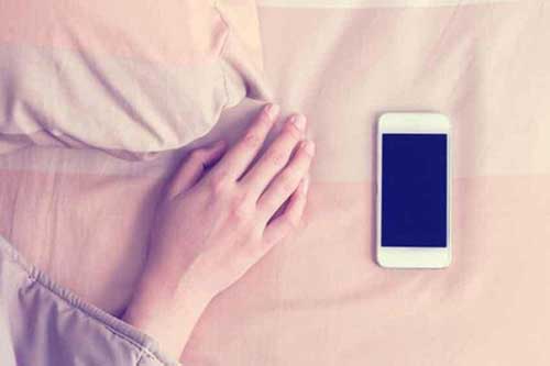 3 đồ vật tuyệt đối không đặt ở đầu giường kẻo rụng tóc, mất ngủ sớm muộn cũng sinh bệnh, rút ngắn tuổi thọ