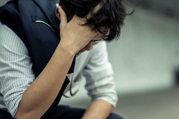 Thấy người yêu cũ đăng dòng tin buồn bã, tôi hỏi han thì nhận tin sét đánh đến choáng váng mặt mày