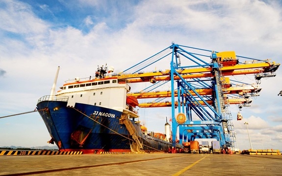 Cán cân thương mại hàng hóa tháng 1/2022 quay đầu nhập siêu 
