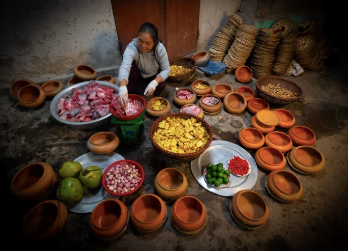 Cá kho làng Vũ Đại được làm từ loại cá trắm đen.