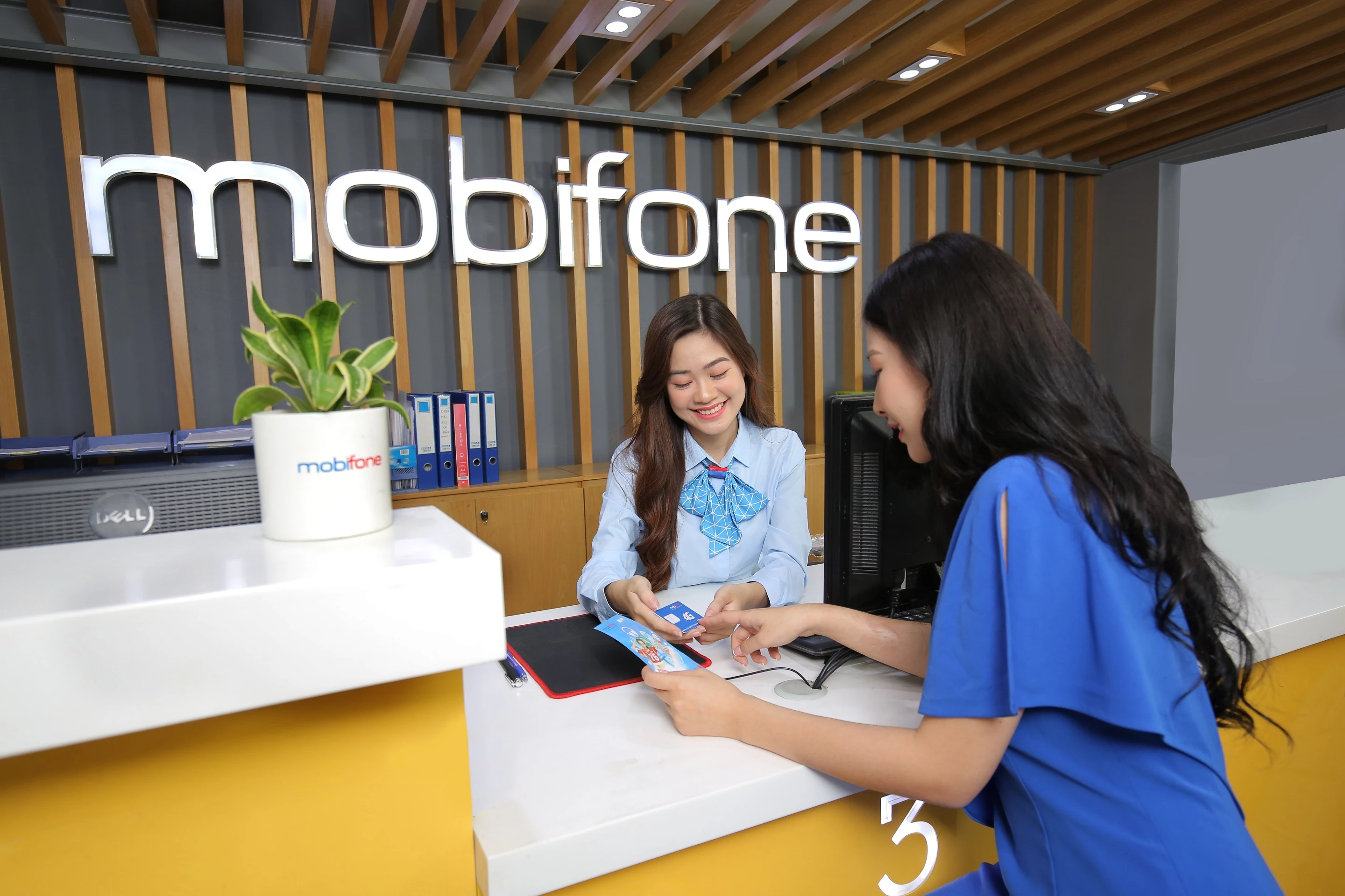MobiFone một trong những doanh nghiệp Viễn thông được Ngân hàng Nhà nước cấp phép thí điểm dịch vụ Mobile Money trong 2 năm.