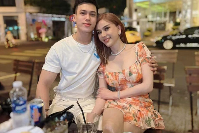 Xôn xao ảnh Lâm Khánh Chi kề vai sát má bên trai lạ, nghi vấn đã có tình mới hậu ly hôn?