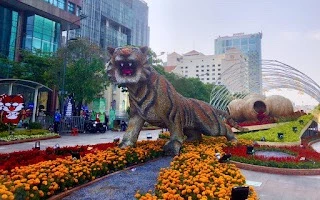 Hình tượng Hổ tại đường hoa Nguyễn Huệ (TP Hồ Chí Minh)