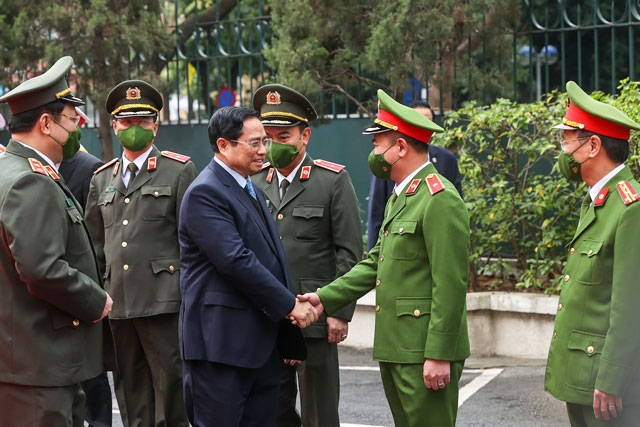 Thủ tướng Phạm Minh Chính: ‘Đi từng ngõ, gõ từng nhà, rà từng người để không ai thiếu Tết’