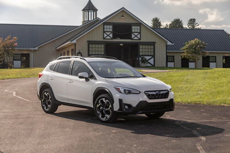 2. Subaru Crosstrek Hybrid (giá khởi điểm: 35.645 USD).