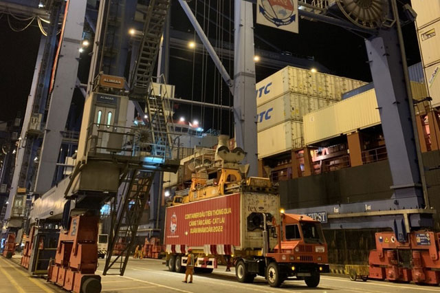 Xuất khẩu lô hàng đầu xuân Nhâm Dần 2022