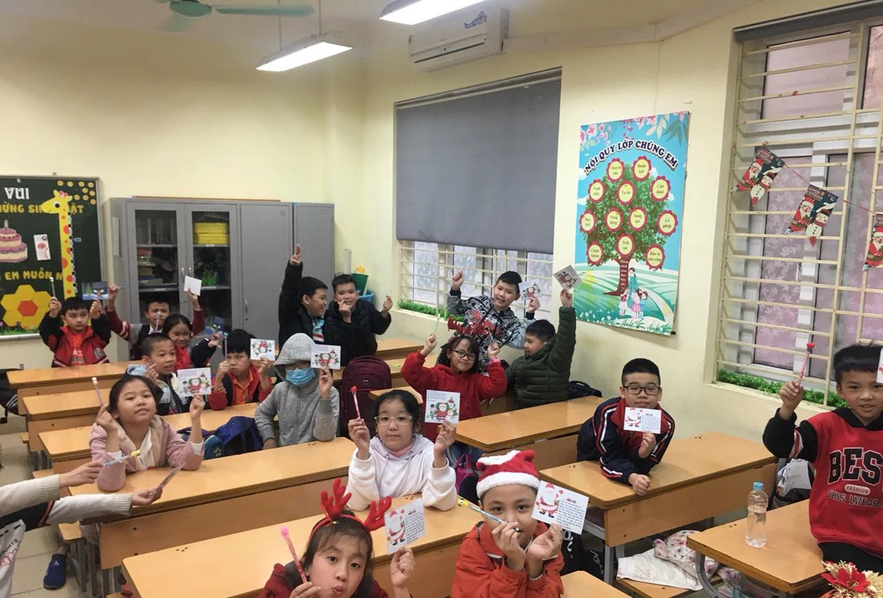 Sở Giáo dục - đào tạo TP Hồ Chí Minh cho biết những cơ sở giáo dục thuộc vùng dịch cấp độ 1 có thể tổ chức dạy học hai buổi/ngày hoặc bán trú từ ngày 14-2 cho tất cả các khối theo nhu cầu của học sinh và phụ huynh. 