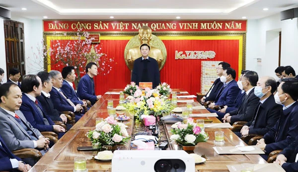Bí thư Tỉnh ủy Đỗ Trọng Hưng phát biểu chúc tết đầu năm tại Công ty CP Xi măng Bỉm Sơn.