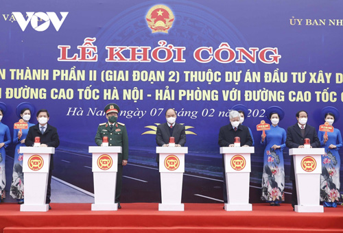 Chủ tịch nước dự lễ khởi công tuyến đường bộ kết nối hai cao tốc