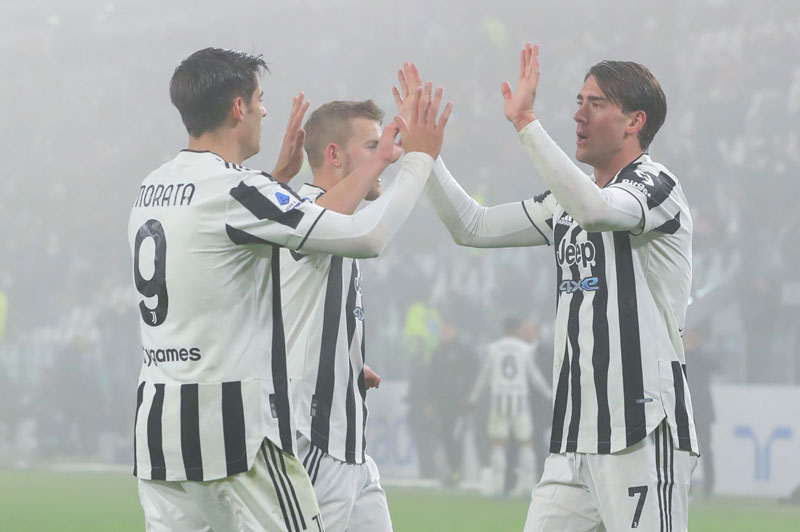 Vlahovic và Zakaria cùng ghi bàn ngày ra mắt Juventus