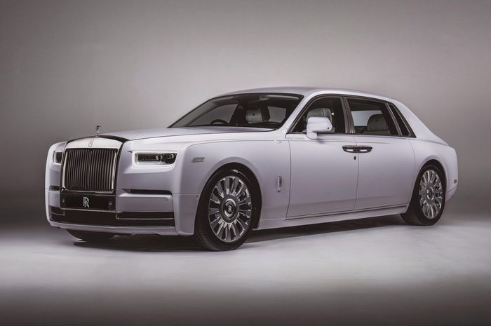 Ngắm siêu xe Rolls-Royce Phantom đặc biệt lấy chủ đề từ hoa phong lan