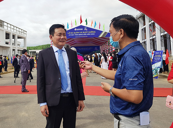 Phó Tổng giám đốc Trungnam Group Nguyễn Ngọc Thảo trả lời phỏng vấn Doanh nghiệp Việt Nam nhân dịp ra quân và xuất xưởng lô máy tính bảng Gama Xelex8đầu xuân mới Nhâm Dần 2022